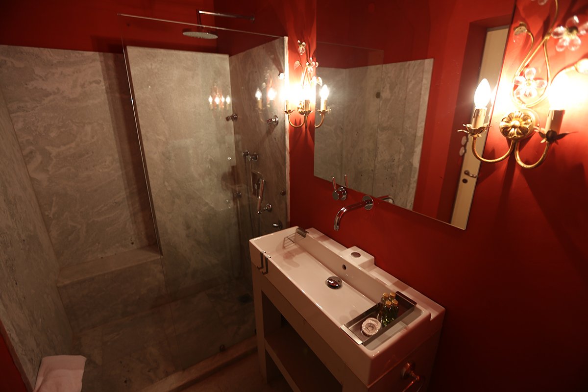 ROOM 2