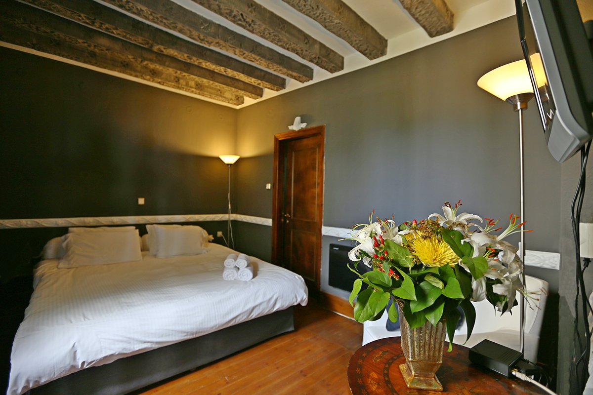 ROOM 2