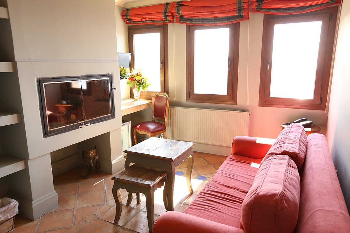 DOUBLE SEA VIEW ROOM WITH FIREPLACE